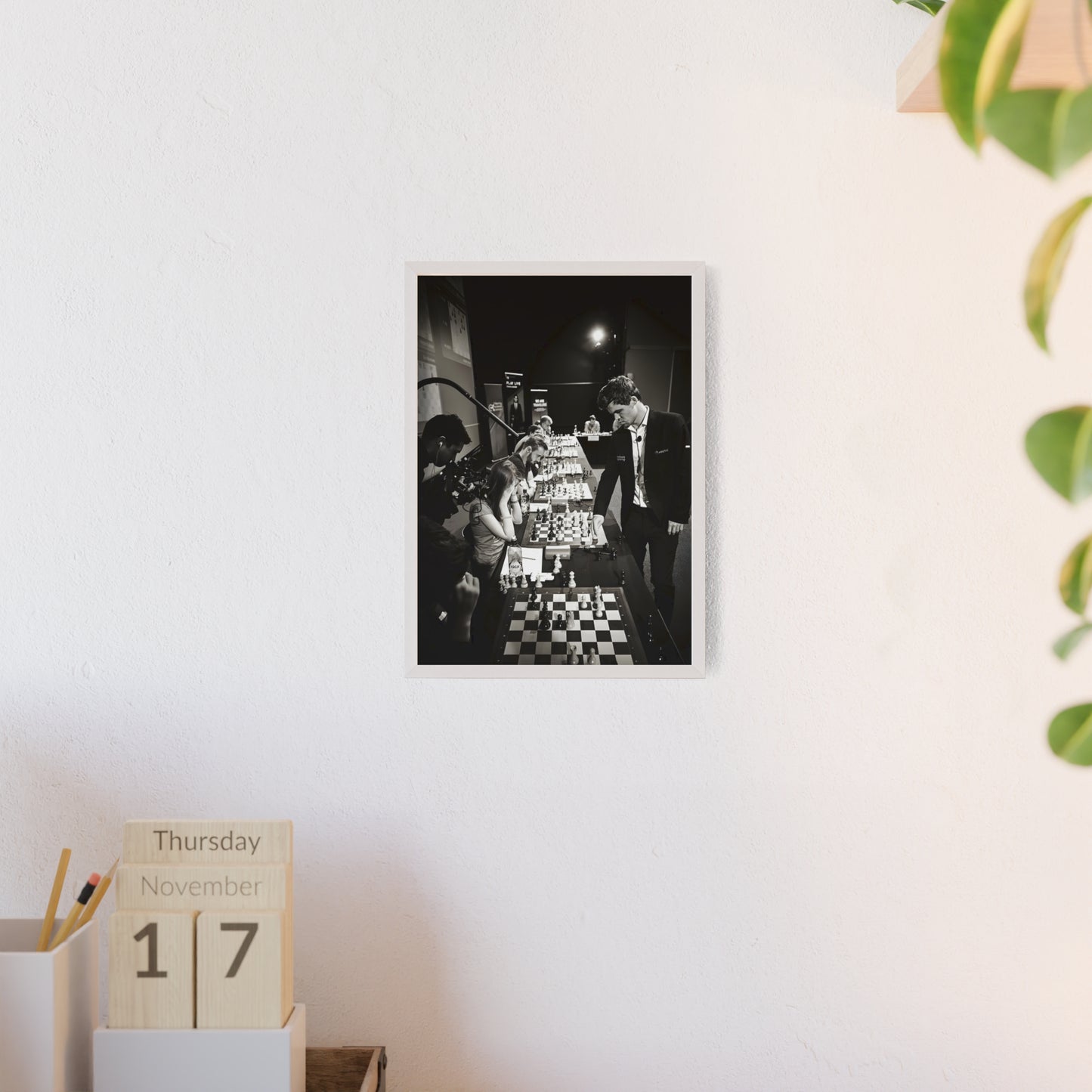 Magnus Carlsen, Wooden Frame Poster